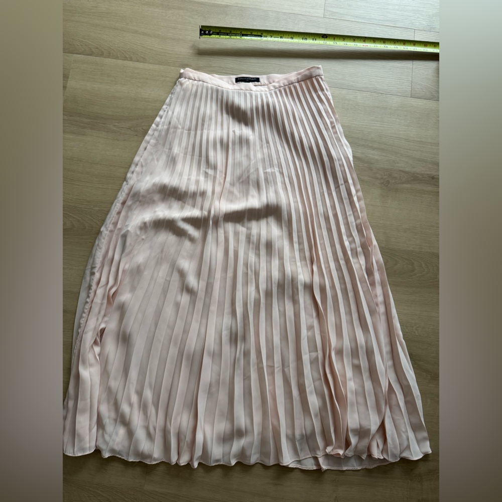 Banana Republic Pleated Midi Skirt in Light Pink